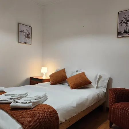 A Casa De Pedra * Amora